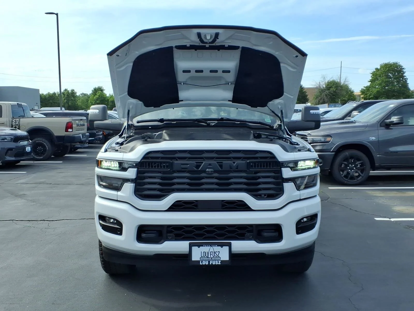 New 2026 Bright White Clear-Coat Exterior Paint RAM Big Horn image 20
