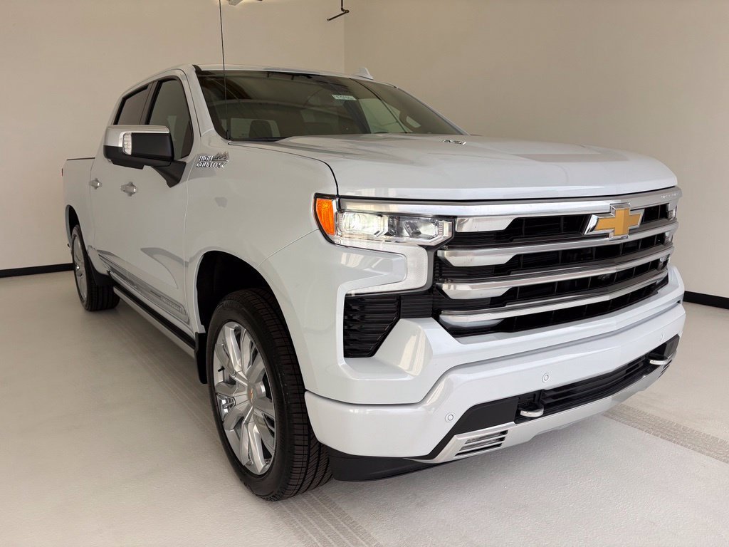 New 2026 Polar White Tricoat Chevrolet High Country image 15