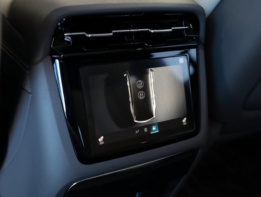 2026 Cadillac Escalade IQ Luxury - Photo 38