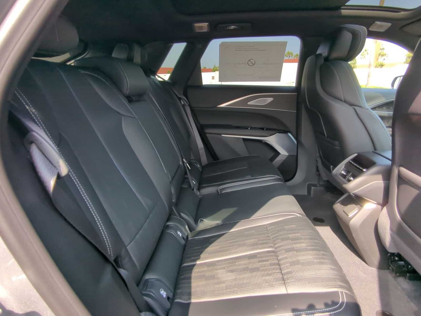 2026 Cadillac LYRIQ V - Photo 27