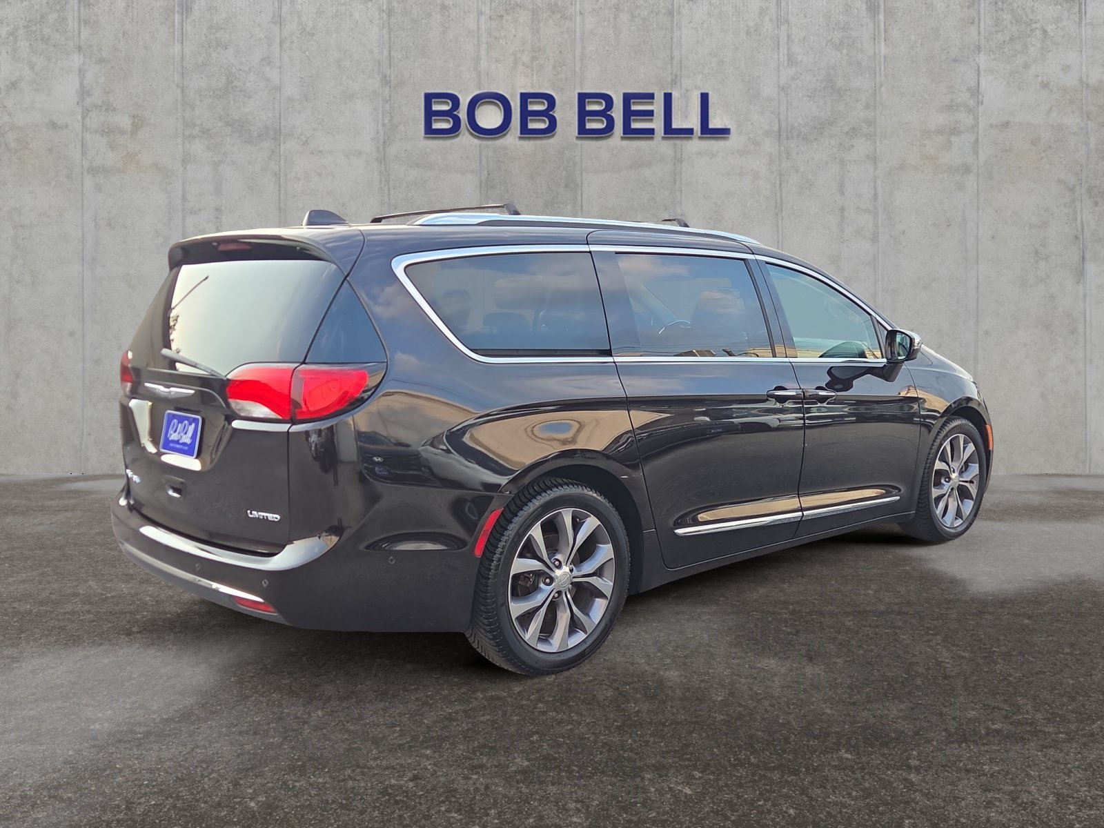 2019 Chrysler Pacifica Limited - Photo 5
