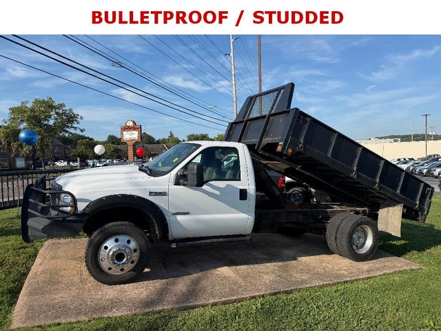 Pre-Owned 2006 Ford F-550 Super Duty XL 4x2; Dual Rear Wheels Standard Cab