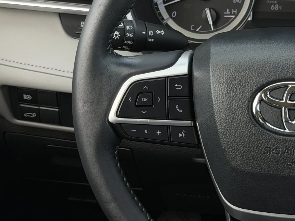 Used 2022  Toyota XLE image 14