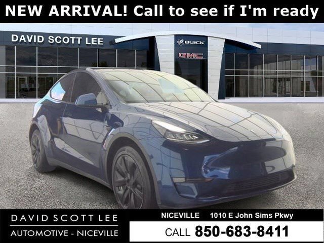 2023 Tesla Model Y Long Range Dual Motor All-Wheel Drive's photo