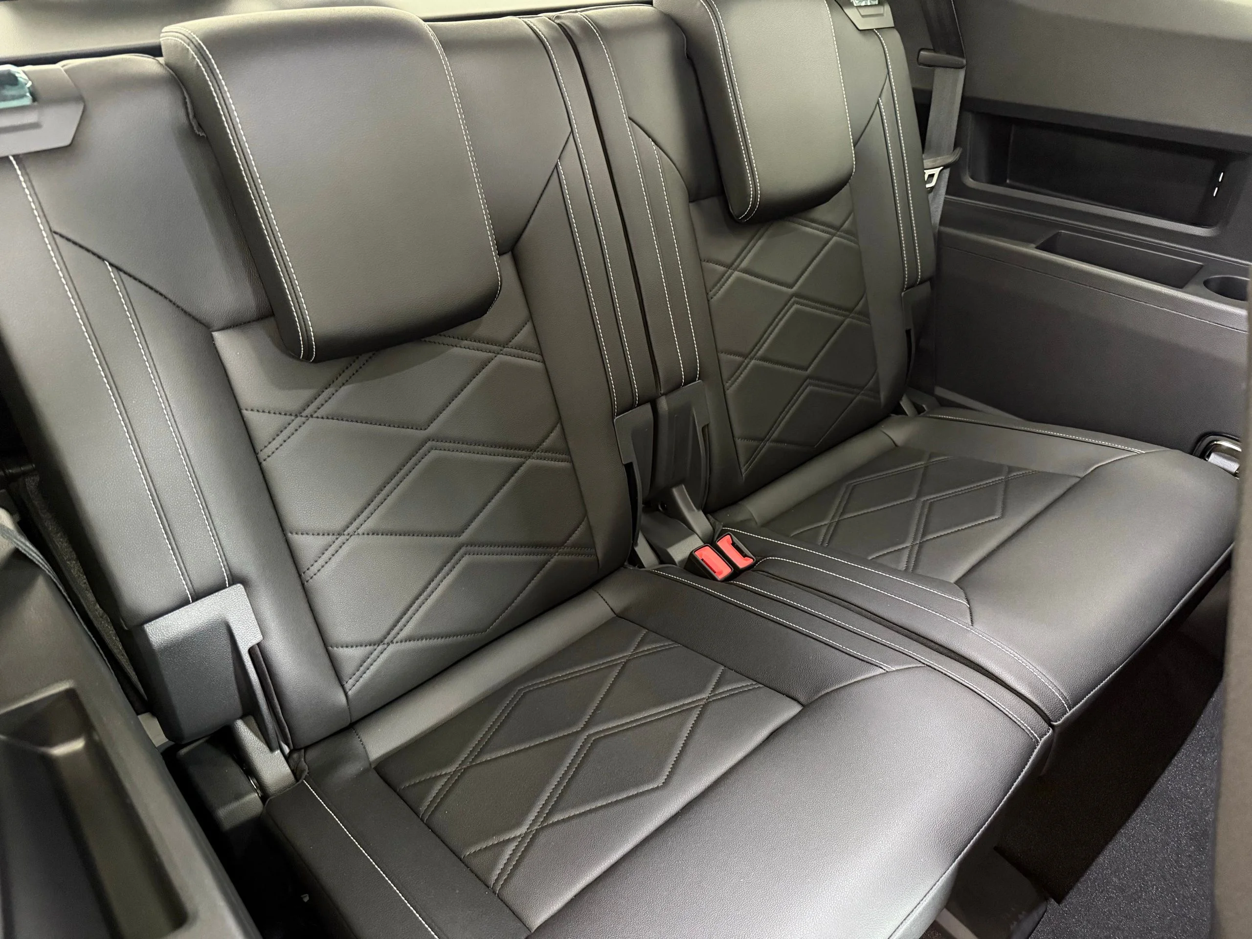 2025 Volkswagen Atlas SE w/Tech - Photo 23