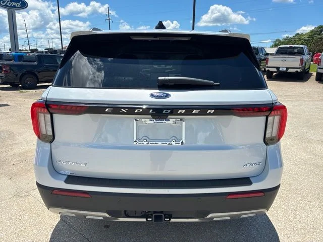 New 2026 Space White Metallic Ford Active image 4