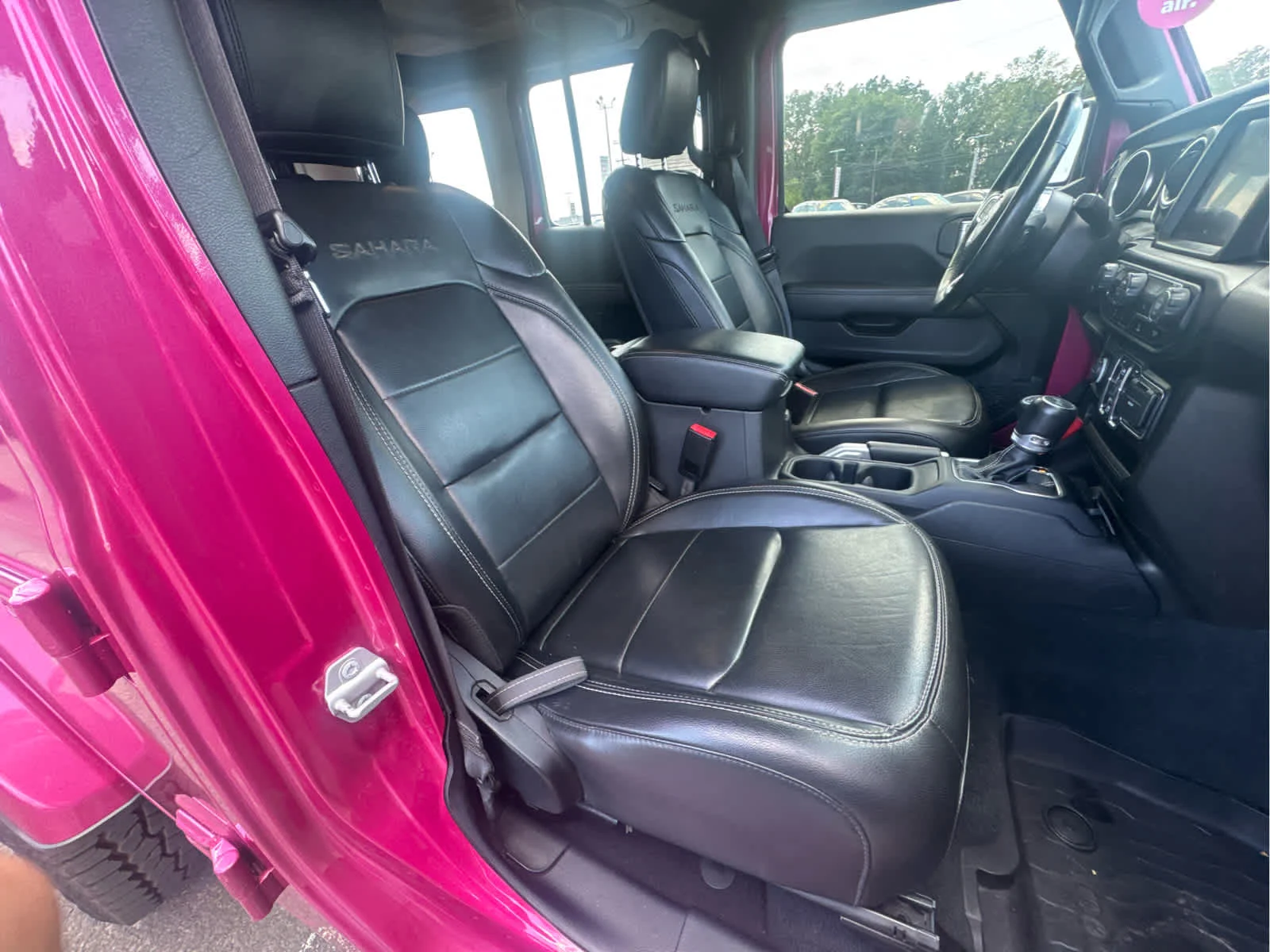 Used 2022 Limited Edition Tuscadero Pearlcoat Jeep Unlimited Sahara image 28
