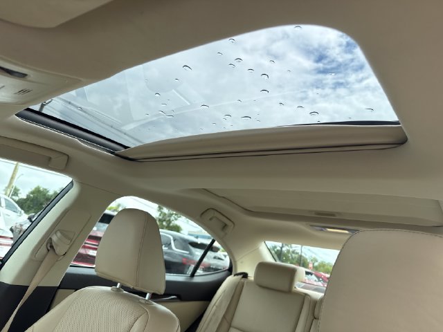 Used 2018 Beige Lexus 350 image 21