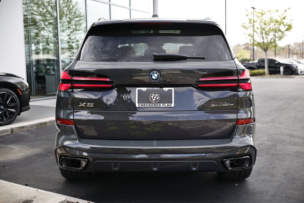 New 2026 Dravit Grey Metallic BMW xDrive50e image 10