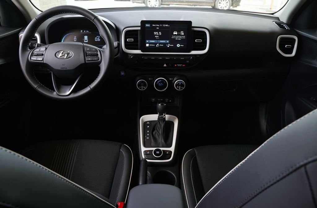 New 2026 Lunar White w/Black Roof Hyundai SEL image 24