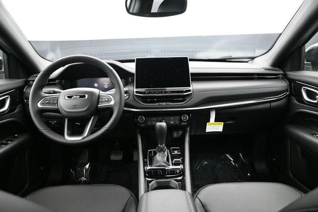 New 2026 Bright White Clear-Coat Exterior Paint Jeep Limited image 9