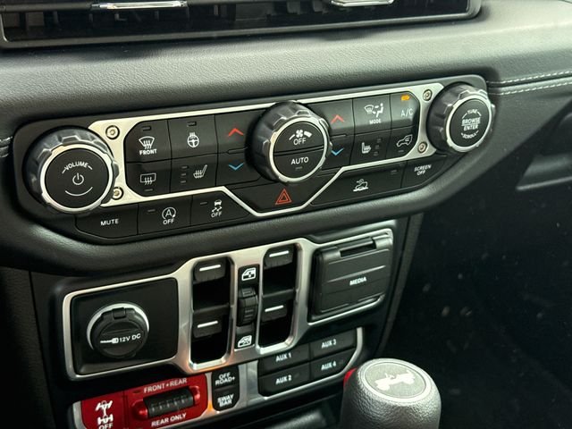Used 2024 Black Jeep Rubicon image 25