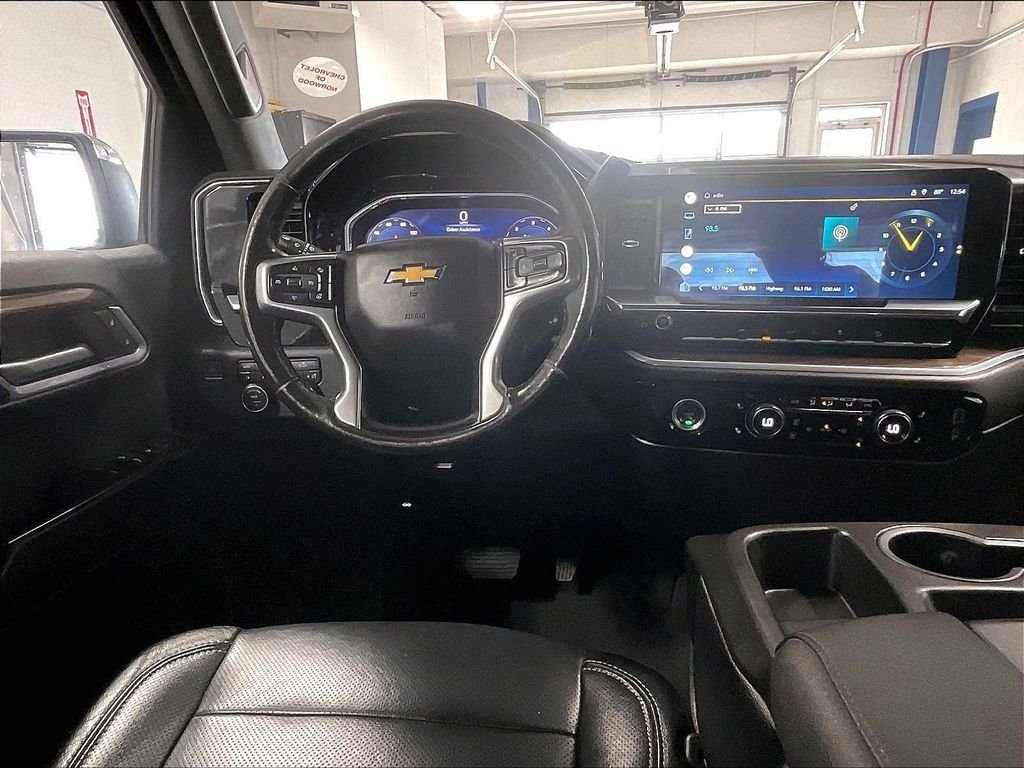 Used 2022 Gray Chevrolet LT image 16