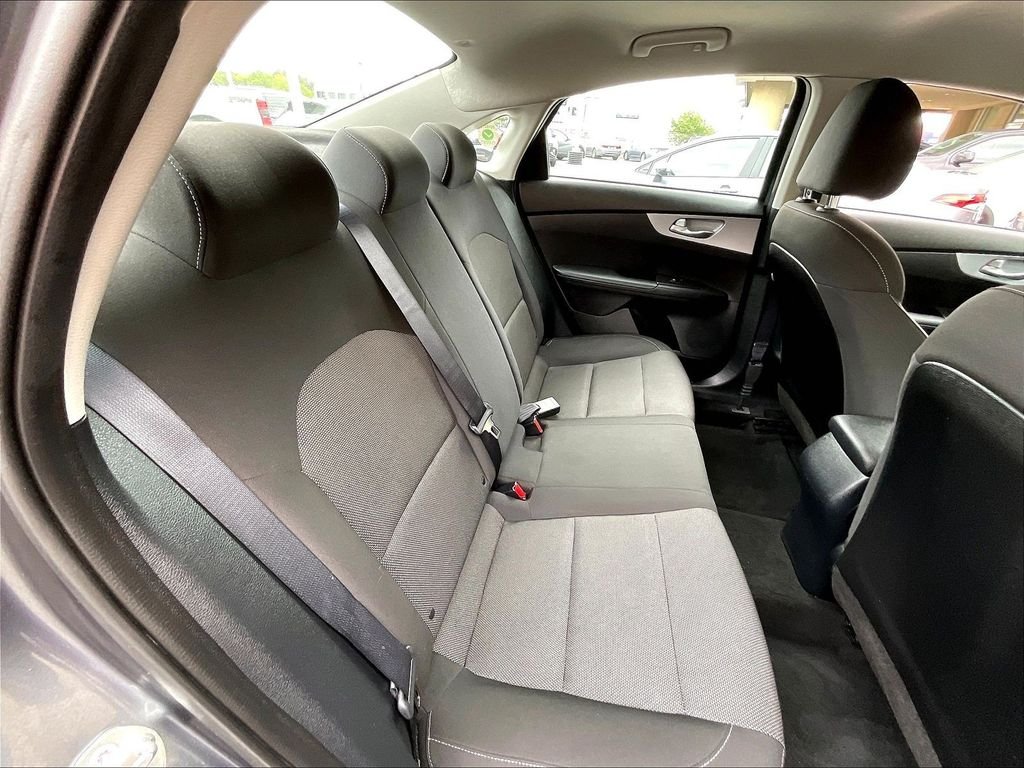 Used 2023 Gray Kia LXS image 16