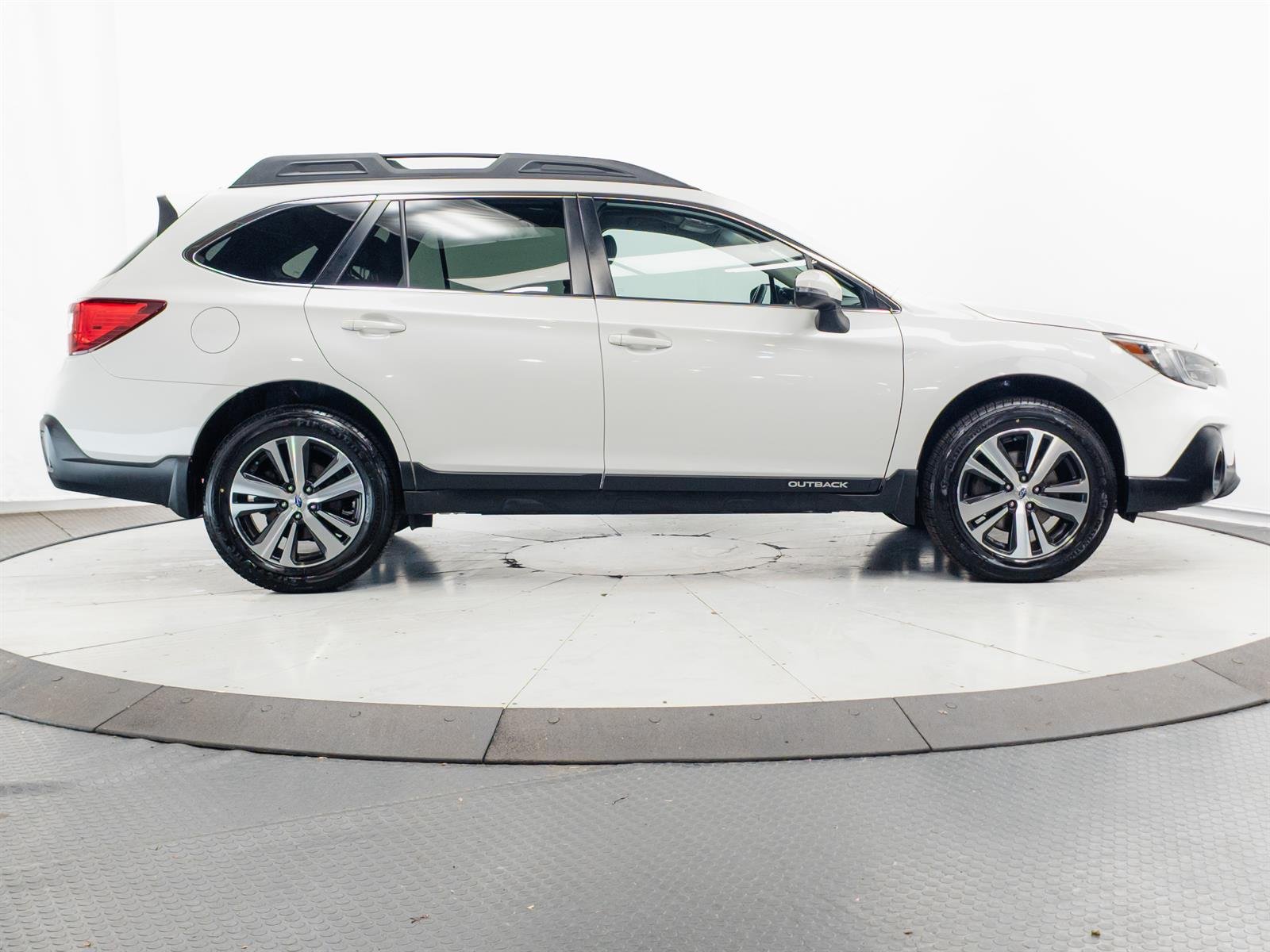 Used 2019 White Subaru 2.5i image 13