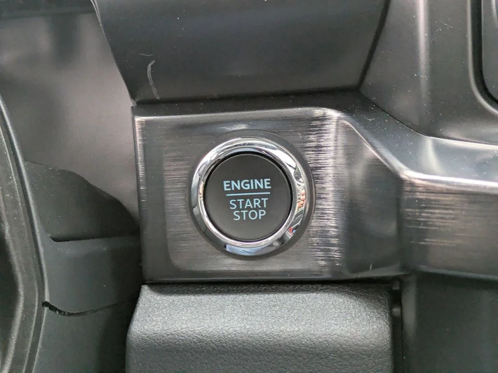 New 2026 Agate Black Metallic Ford Lariat image 31
