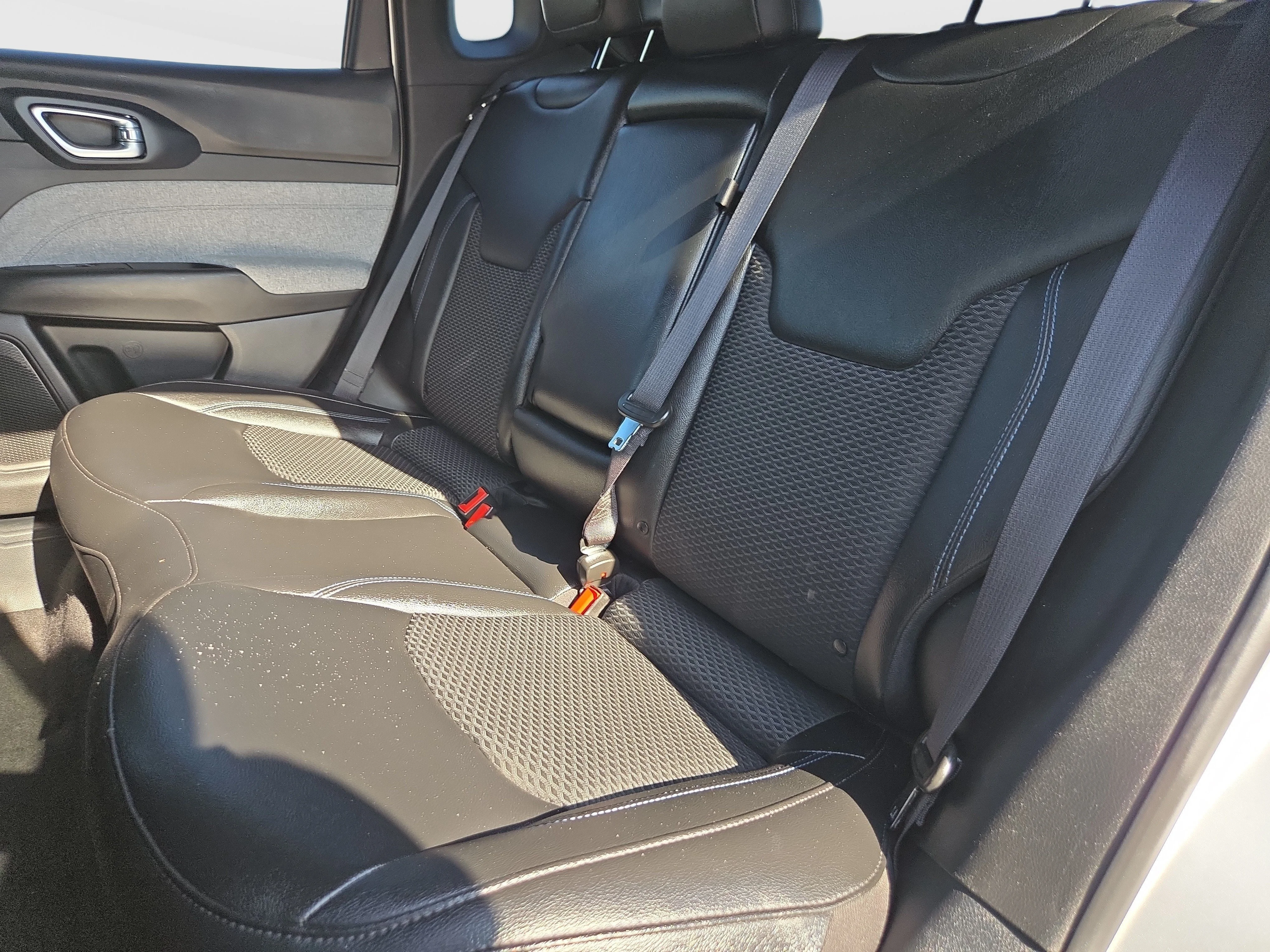 Certified Used 2024 Silver Jeep Latitude image 14