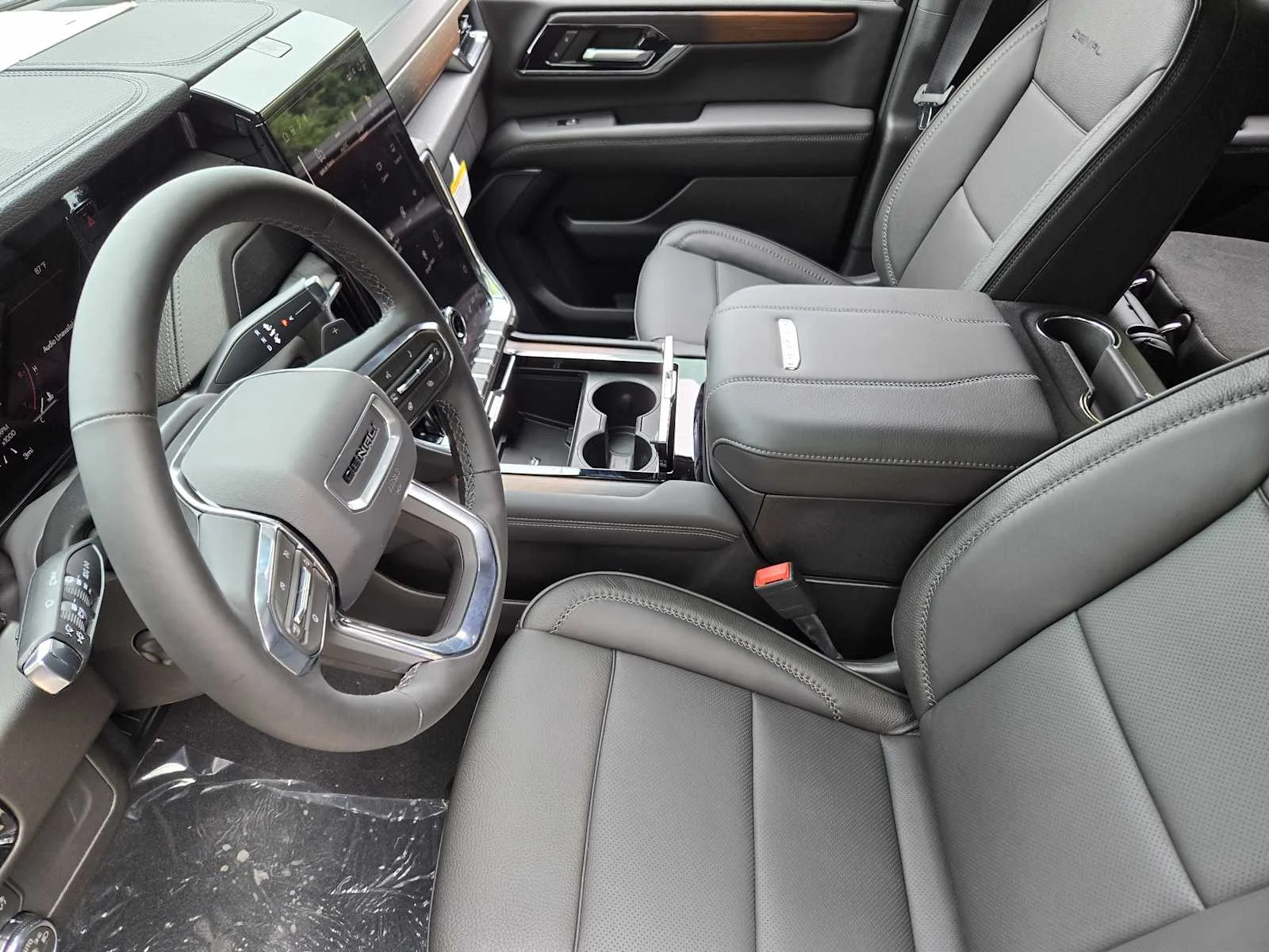 2026 GMC Yukon Denali - Photo 8