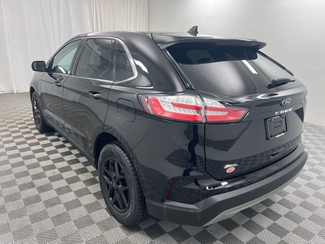 Used 2022 Agate Black Metallic Ford SEL image 6