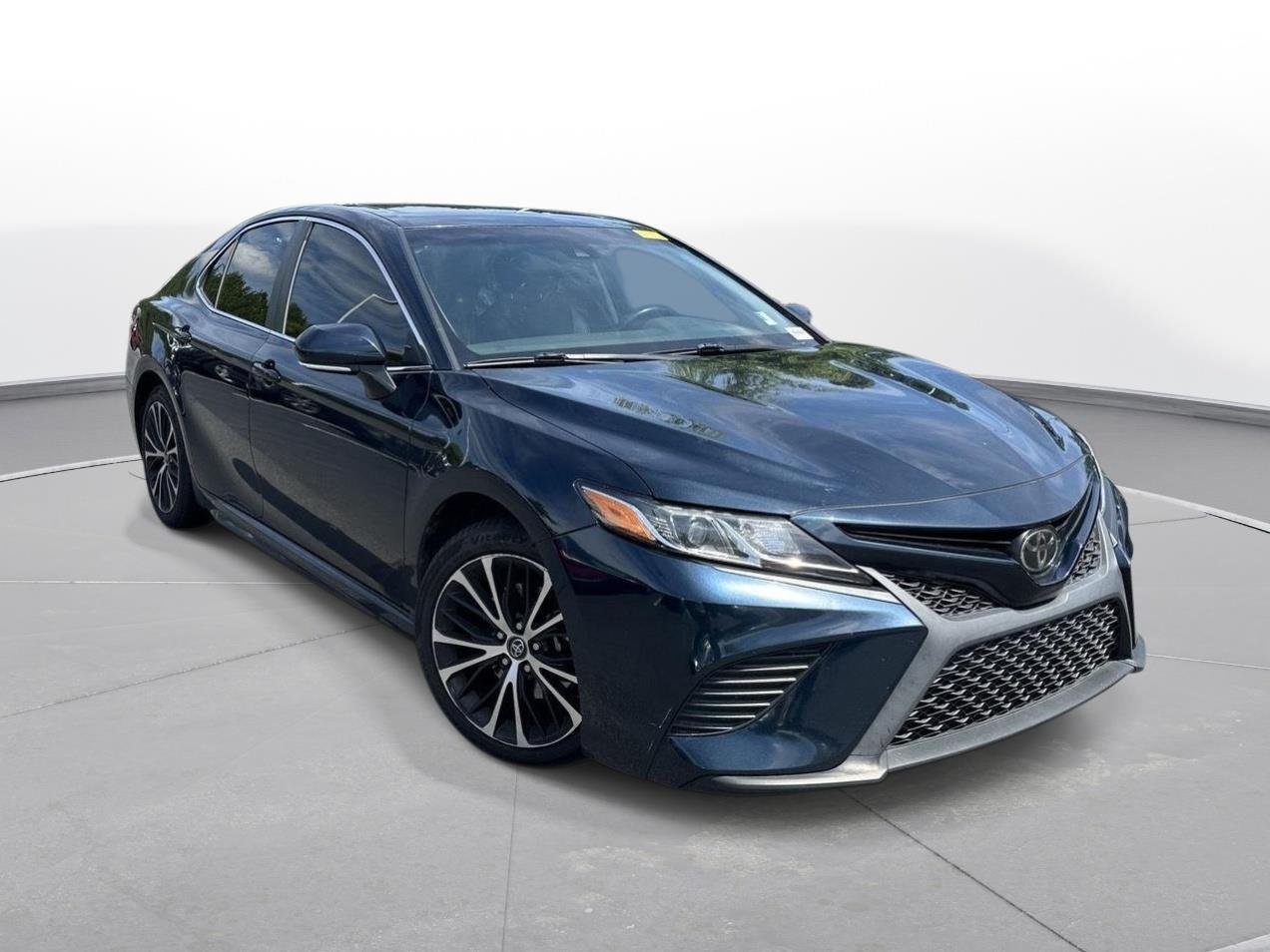 Used 2018 Galactic Aqua Mica TOYOTA SE image 4