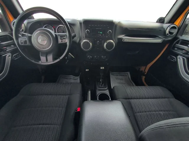 2012 Jeep Wrangler Unlimited Sahara - Photo 10