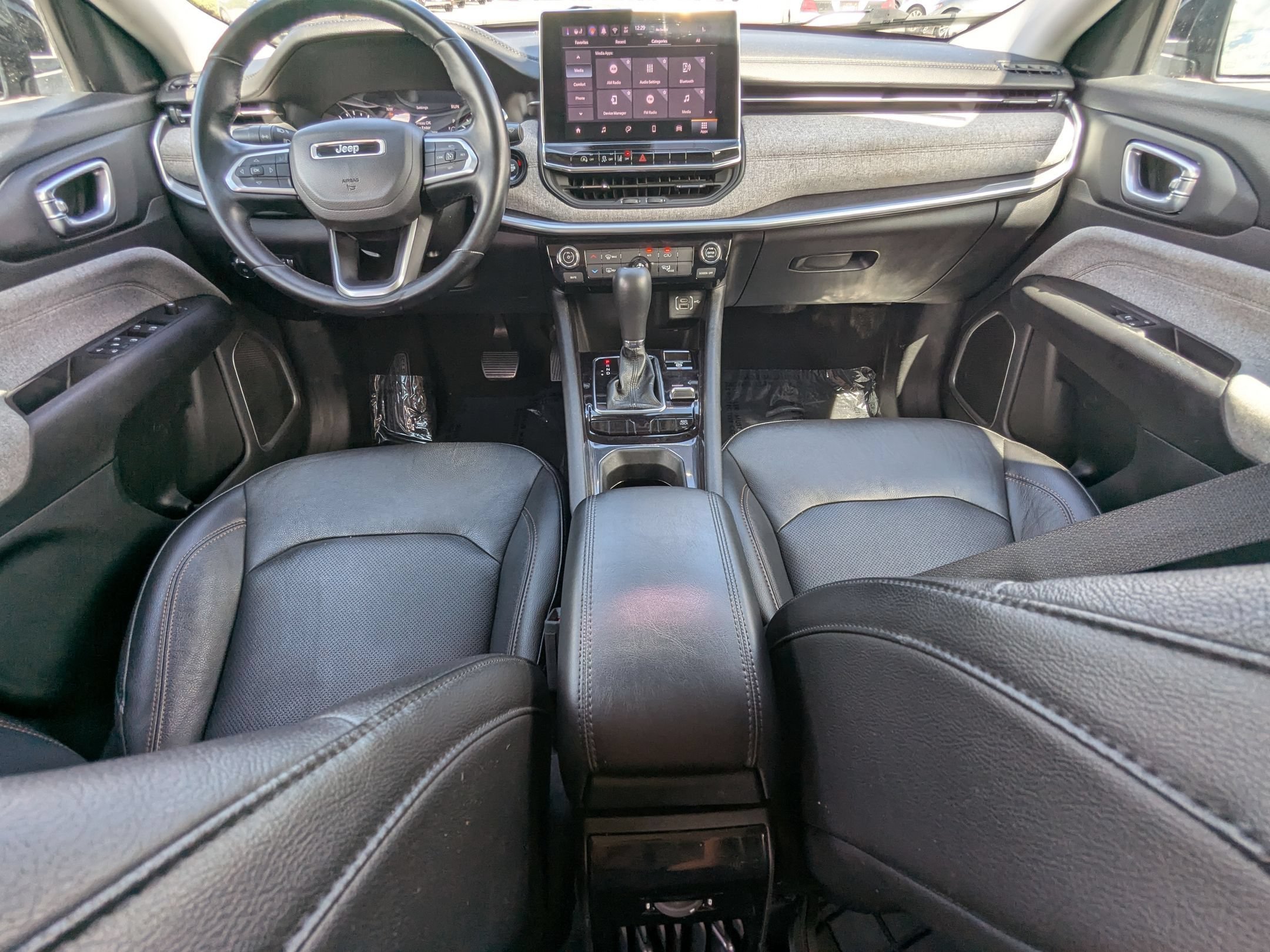 Used 2022 Velvet Red Pearlcoat Jeep Latitude Lux image 28