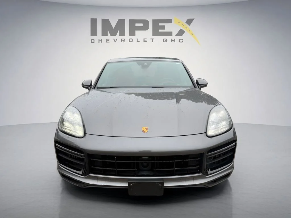 Used 2022  Porsche Turbo image 2