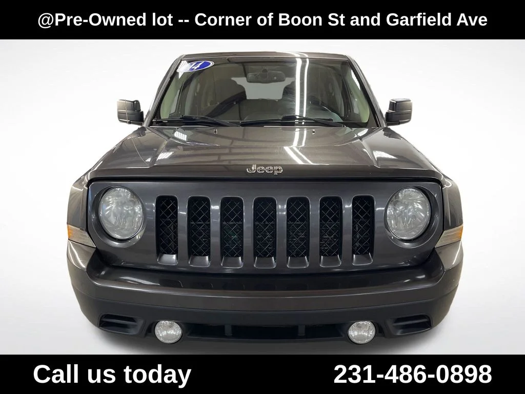 Used 2014 Gray Jeep Latitude image 8