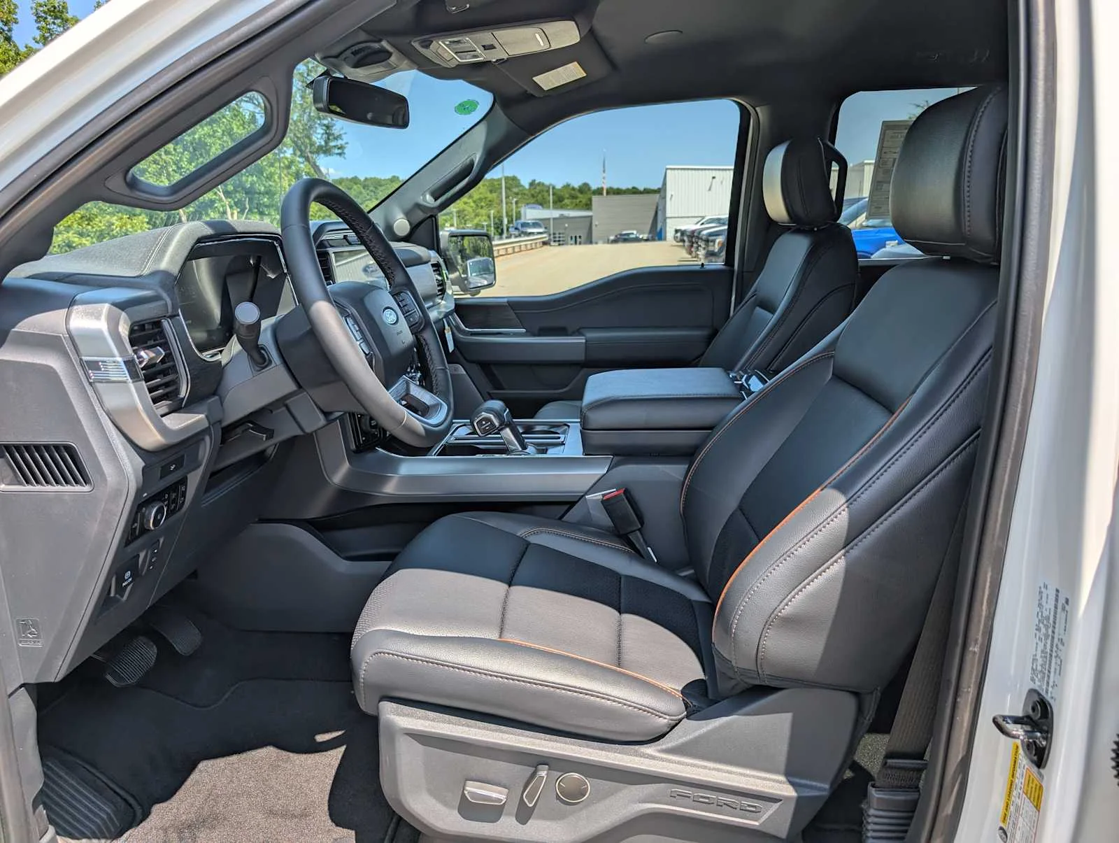 New 2026 Star White Metallic Tri-Coat Ford Lariat® image 4