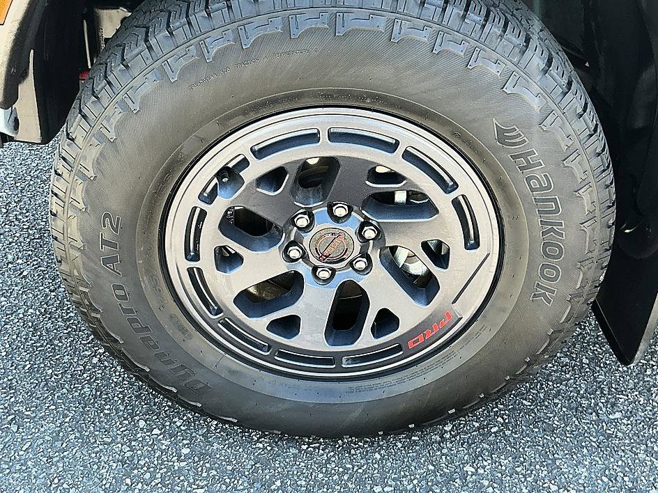 Used 2025 Boulder Gray Pearl Nissan PRO-4X image 10
