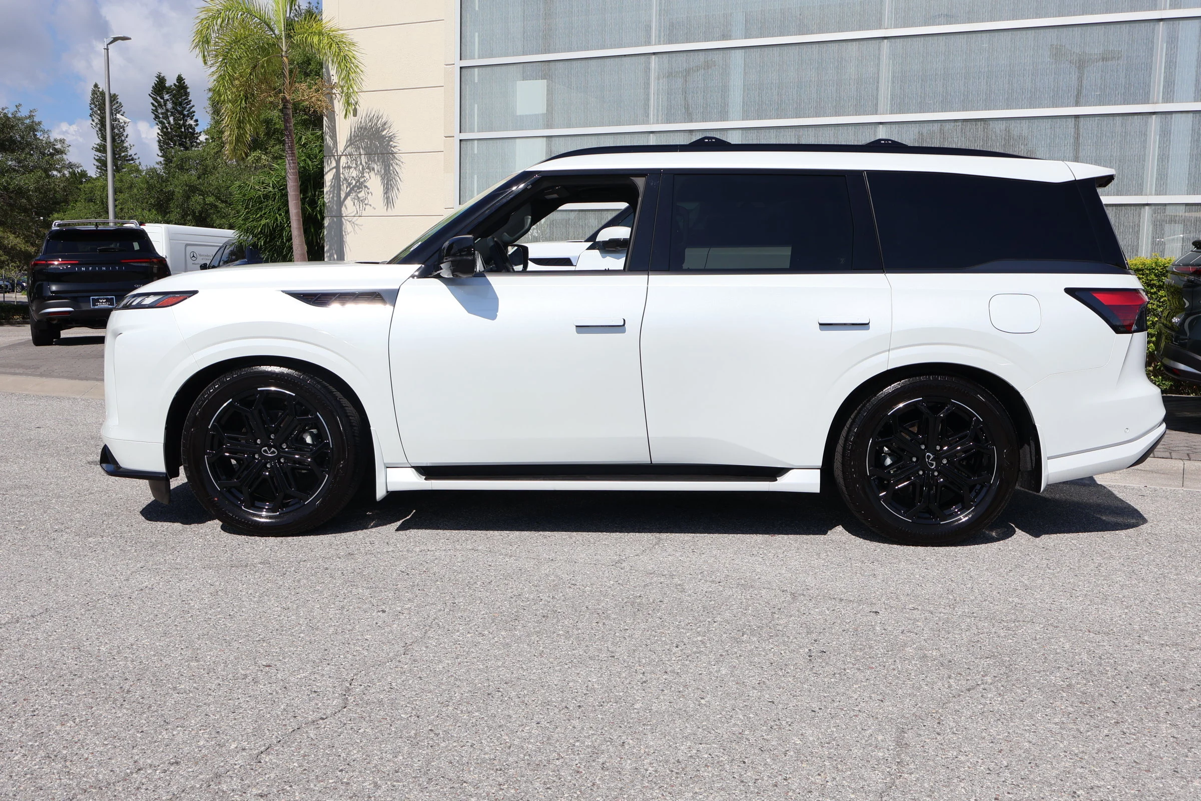2026 INFINITI QX80 Sport - Photo 6