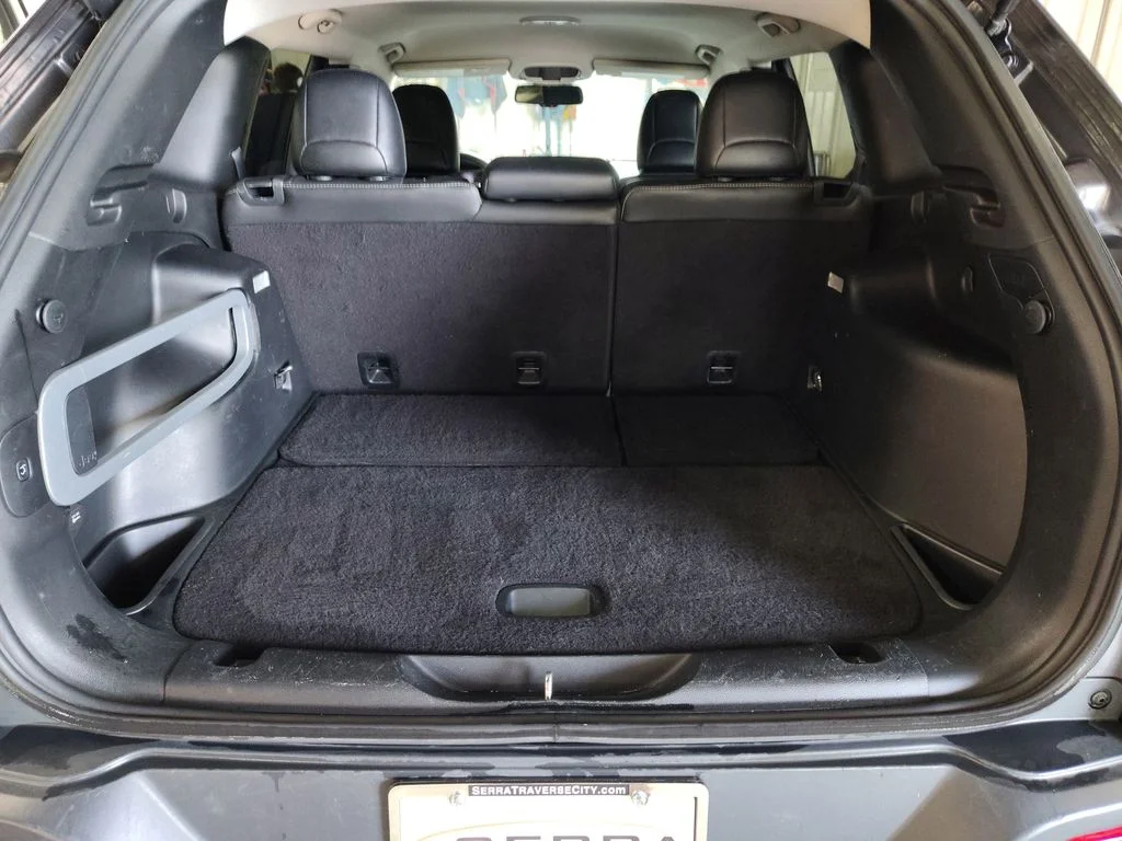 Used 2015 Gray Jeep Limited image 27