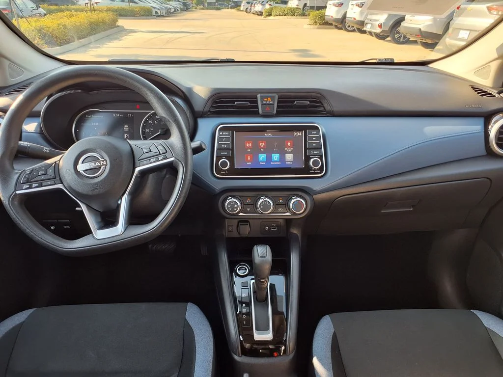 Used 2025 Red Nissan 1.6 SV image 24