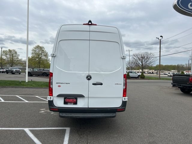 Used 2024 White Mercedes-Benz Cargo 170 WB image 6