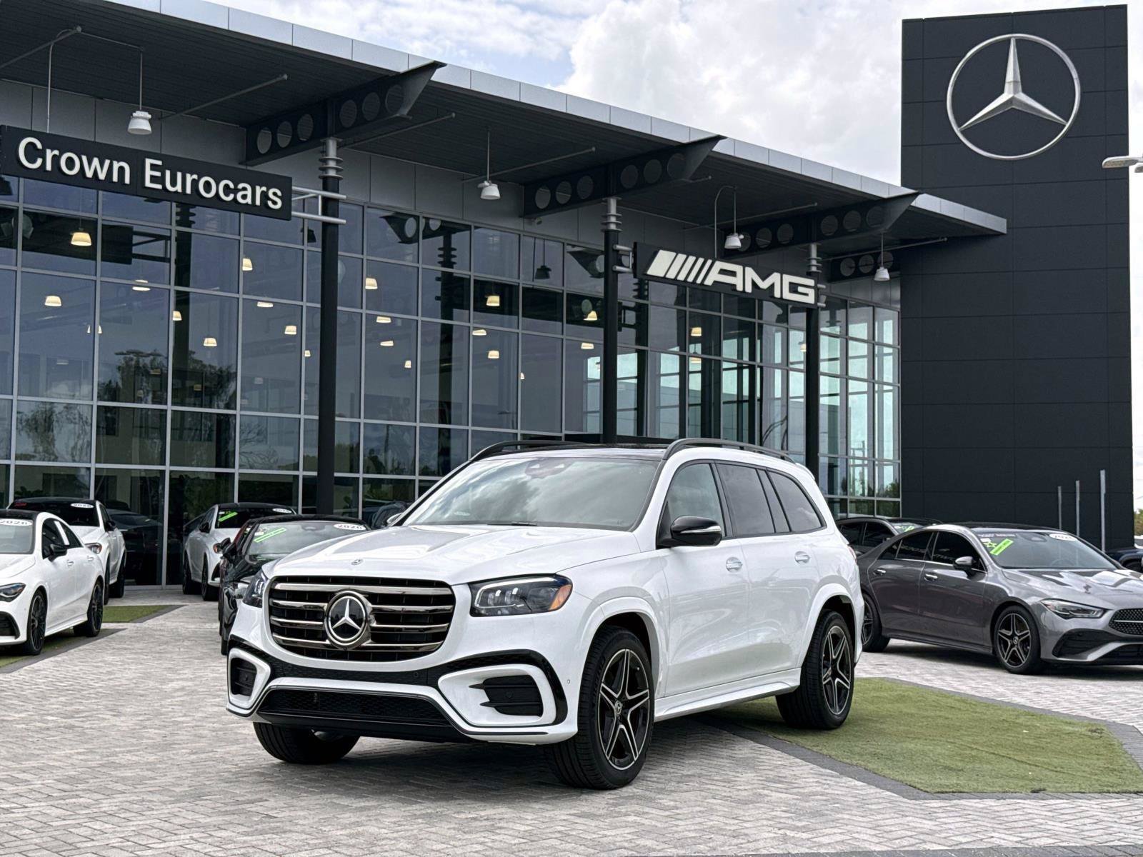 New 2026 Moonlight White Mercedes-Benz 450 4MATIC® SUV image 1