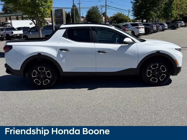 Used 2022 White Hyundai SEL image 4