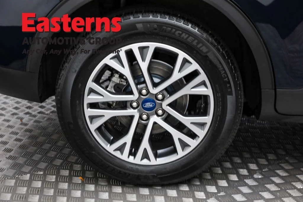 Used 2021 Blue Ford SEL image 30