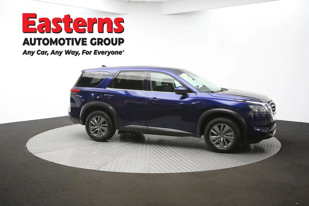 Used 2022 Blue Nissan S image 43