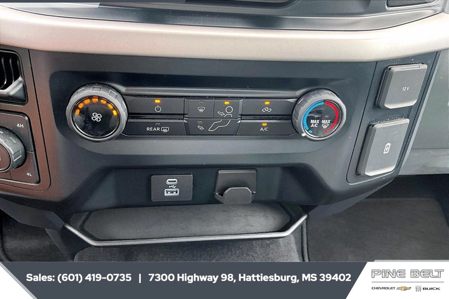Used 2023 Agate Black Ford XLT image 23
