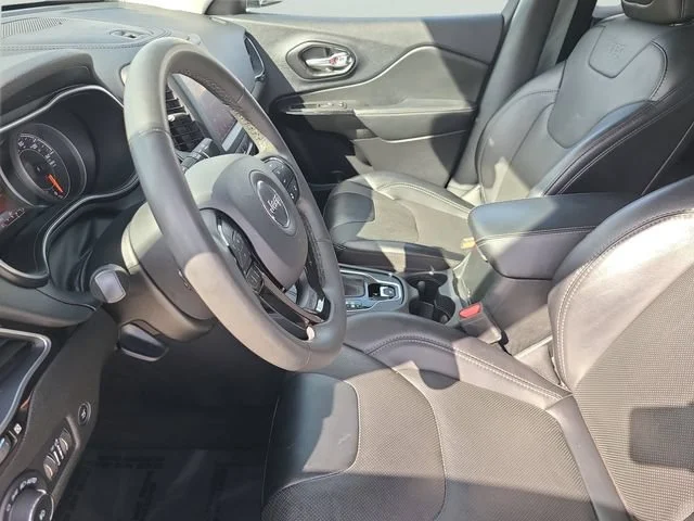 Used 2023 White Jeep Altitude Lux image 22