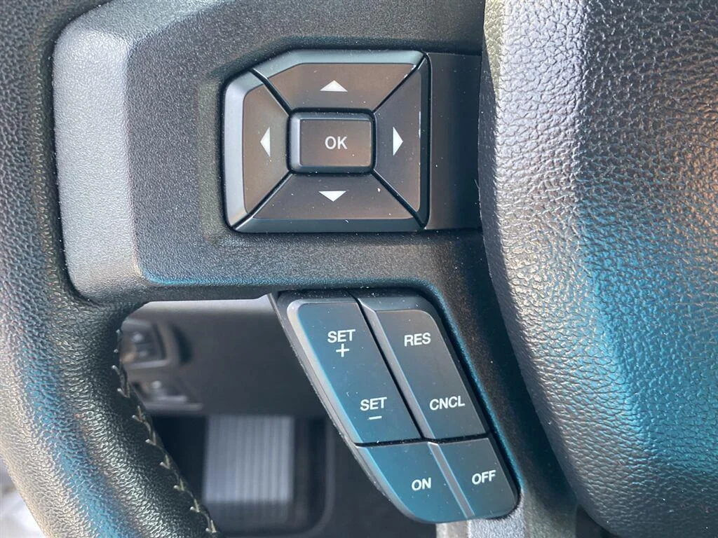 Used 2019 Oxford White Ford XLT image 16