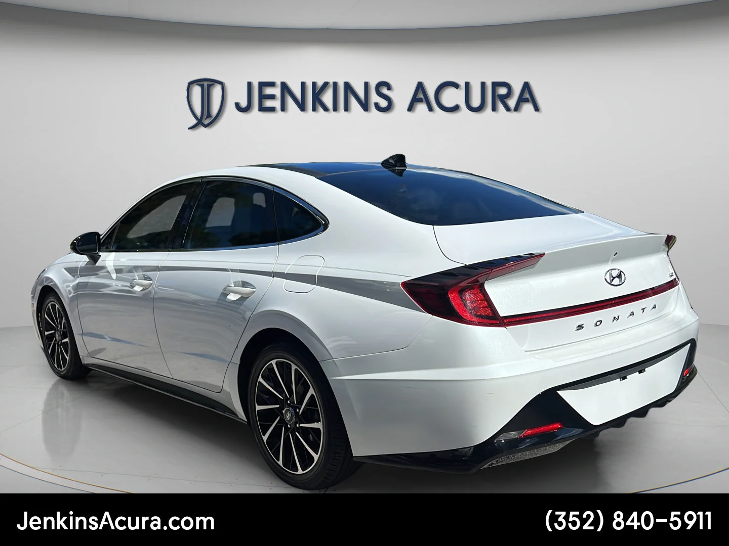 Used 2020 Quartz White Hyundai SEL Plus image 5