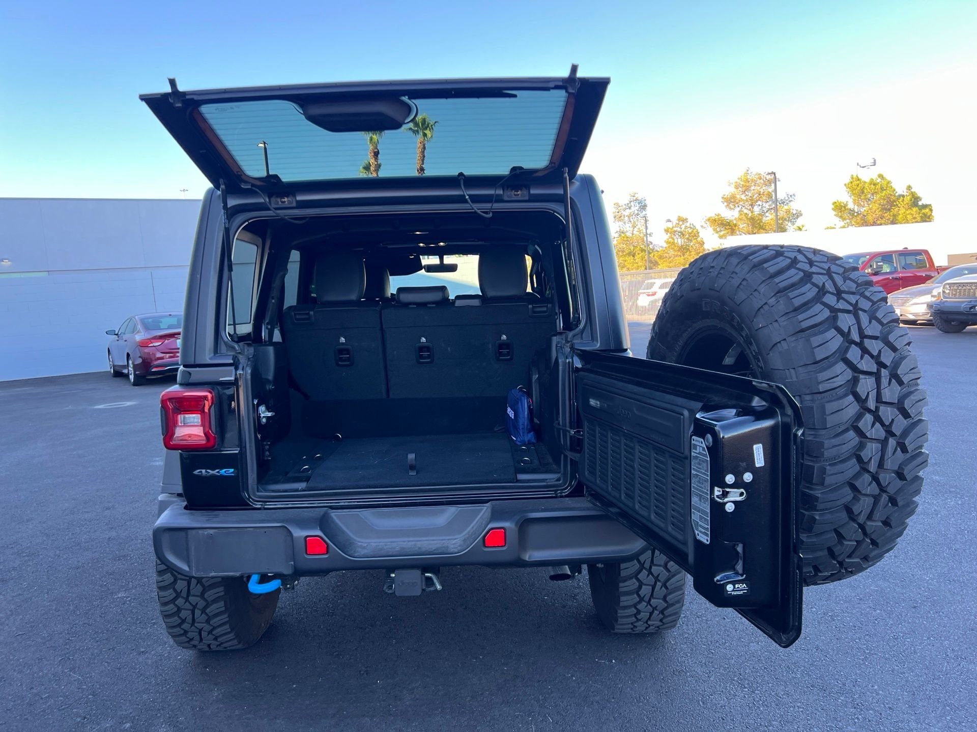 Used 2022 Black Jeep Unlimited Rubicon 4xe image 18