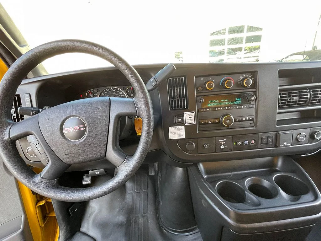 Used 2021  GMC Work Van image 33