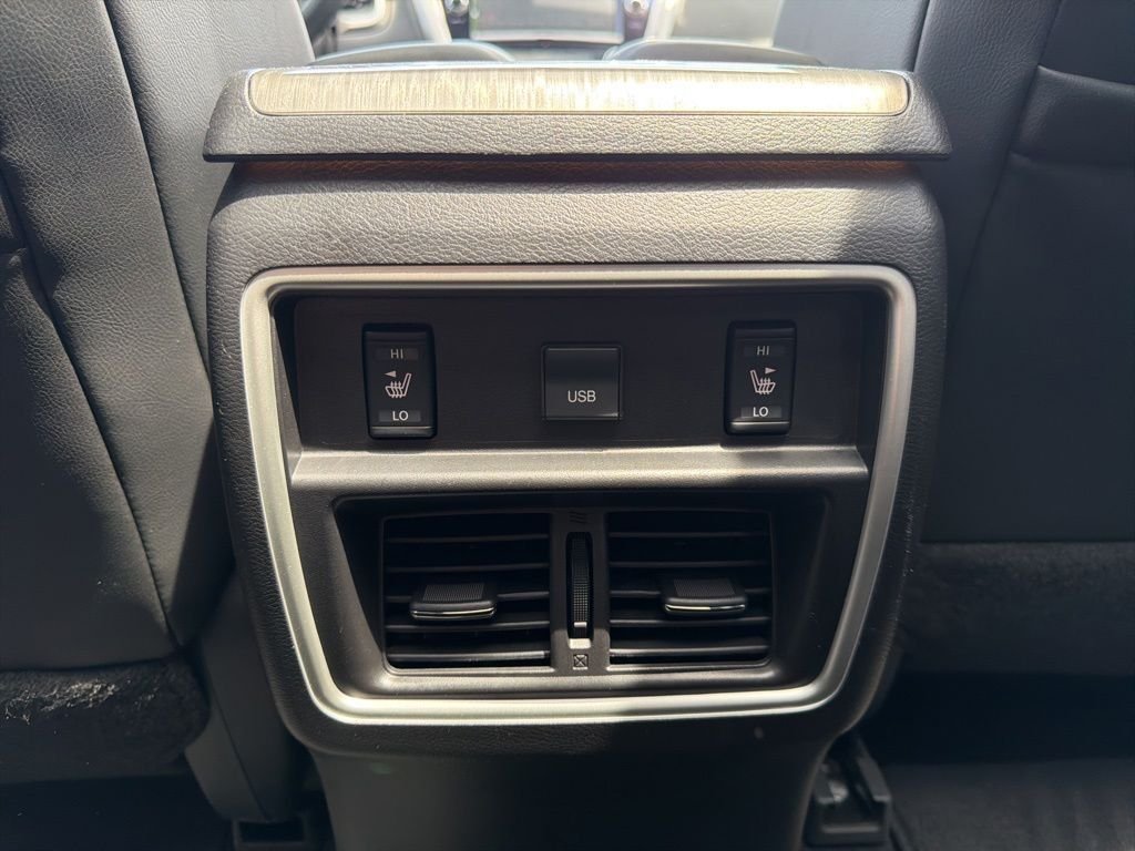 Used 2018 Brilliant Silver Metallic Nissan SL image 20