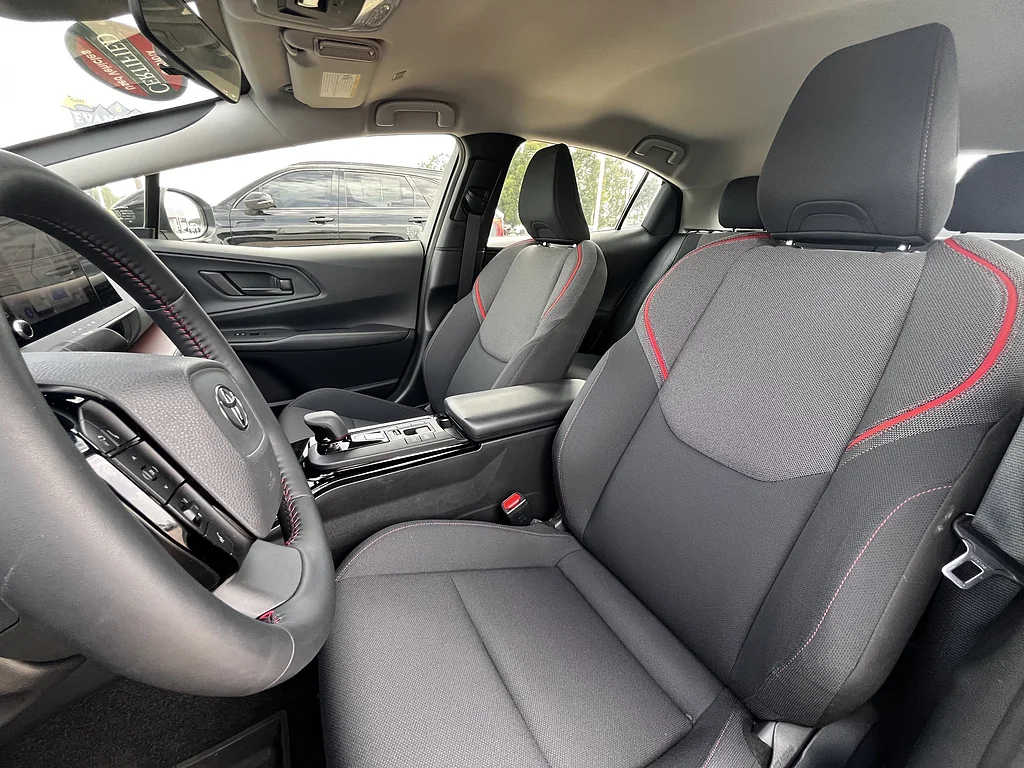 Certified Used 2025 Wind Chill Pearl Toyota SE image 8
