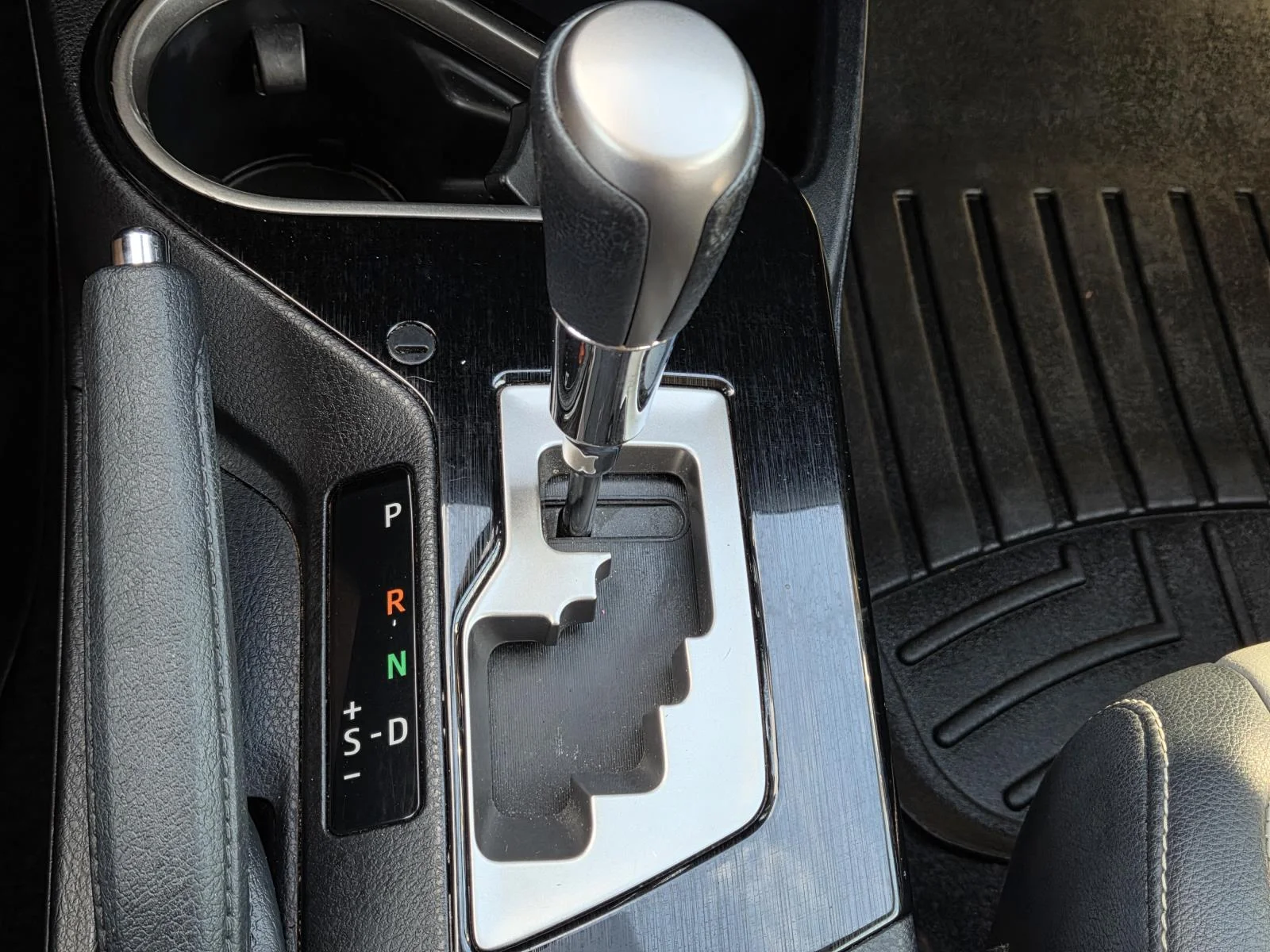 Used 2018 Silver Toyota Hybrid Limited AWD (Natl) image 19
