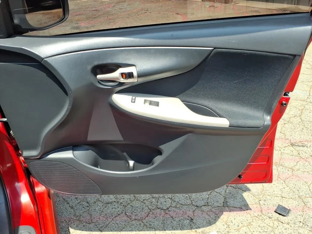 Used 2013 Red Toyota S image 26