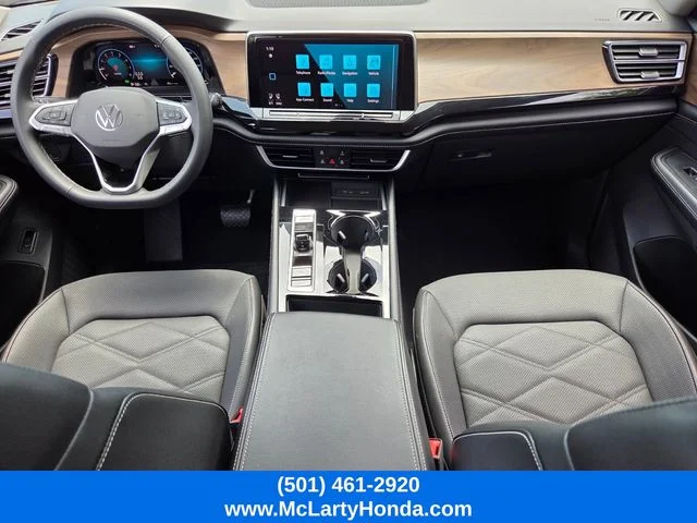 Used 2024 Gray Volkswagen 2.0T SE w/Technology image 13