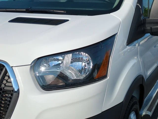 Used 2025 White Ford Base image 9